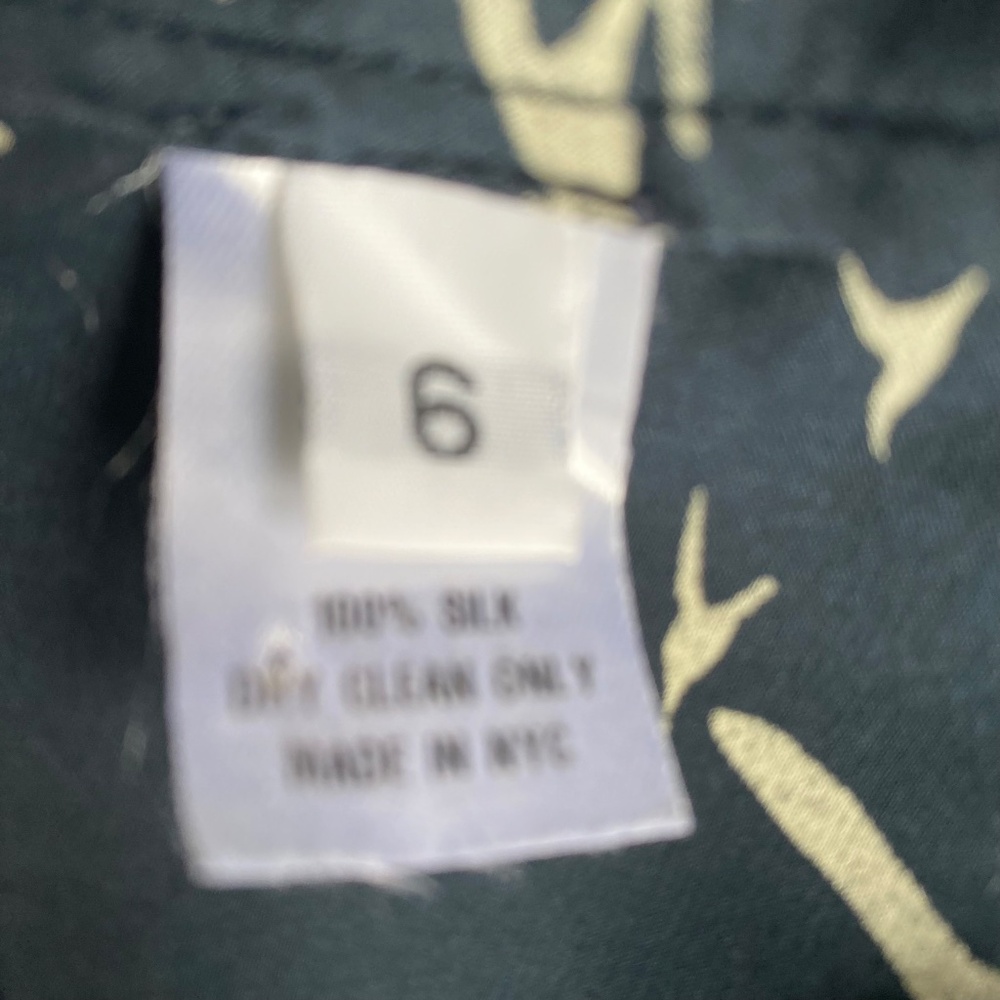 Ulla Johnson navy blue and ivory flock of birds print silk top Size 6 - Picture 10 of 12